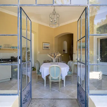 66c1 - In A Chateau Perpignan