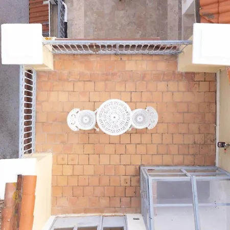 66c1 - In A Chateau