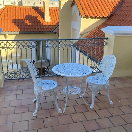 66c1 - In A Chateau