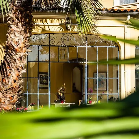 66c1 - In A Chateau Perpignan