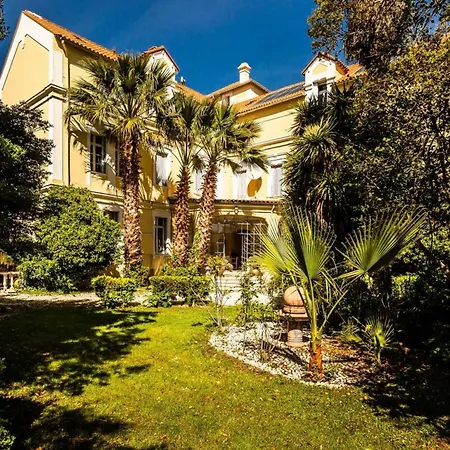 66c1 - In A Chateau Perpignan