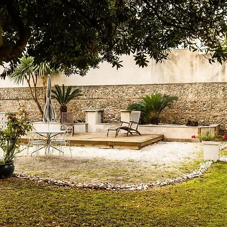 66c1 - In A Chateau Perpignan